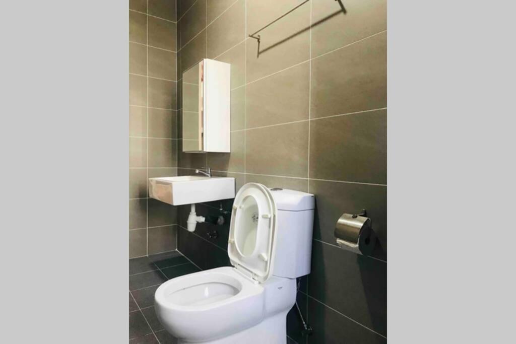 Hb1512- Hyve Studio Unit, Lake View, Cyberjaya, Free Wi-Fi, Free Parking, Netflix,Pool, 3038 外观 照片